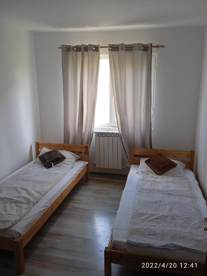 4 Rooms Apartment Tulcea Exterior foto