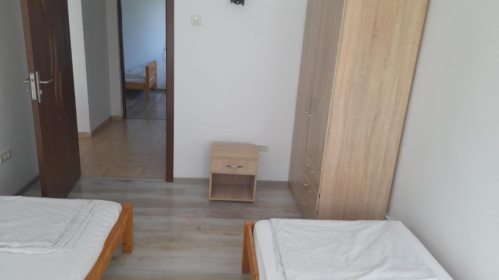 4 Rooms Apartment Tulcea Exterior foto